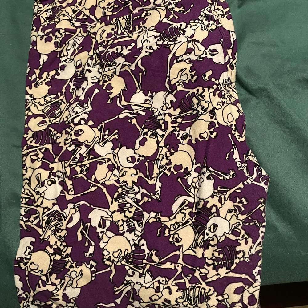 Lularoe Leggings Tall & Curvy TC Skeleton Skull Bones Print Halloween Pants